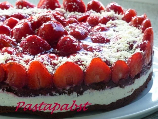Schwarz-Weiße-Erdbeertorte - Rezept - Bild Nr. 4