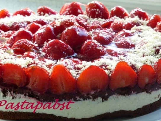 Schwarz-Weiße-Erdbeertorte - Rezept - Bild Nr. 5