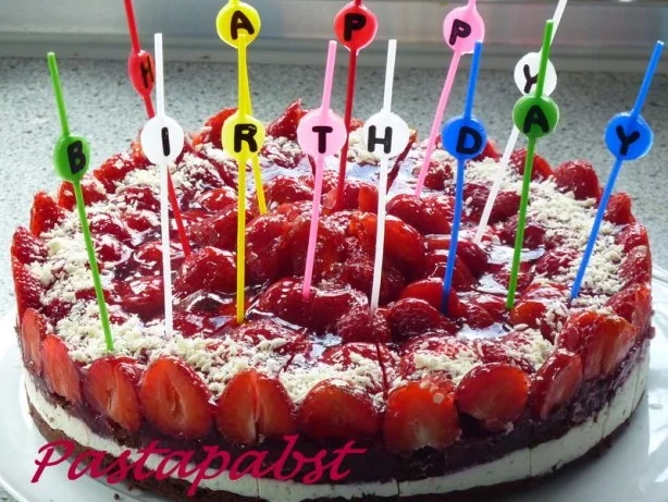 Schwarz-Weiße-Erdbeertorte - Rezept