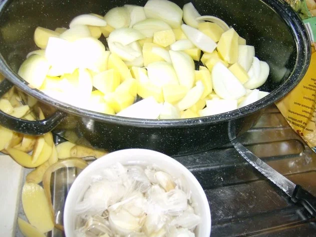 Rezept: Huhn unter Peka auf offenem Feuer Bild Nr. 3 Huhn unter Peka auf offenem Feuer - Rezept - Bild Nr. 3