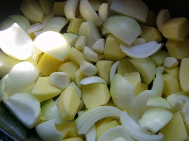 Rezept: Huhn unter Peka auf offenem Feuer Bild Nr. 5 Huhn unter Peka auf offenem Feuer - Rezept - Bild Nr. 5