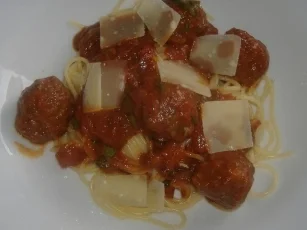 Rezept: Spaghetti mit Fleischbällchen Spaghetti mit Fleischbällchen - Rezept