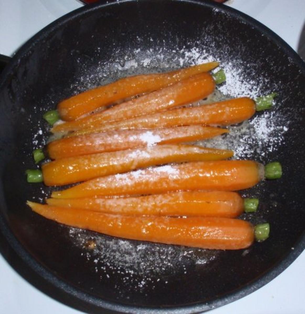 Filetstreifen in Tomatensugo mit glasierten Karotten und Basmatireis - Rezept - Bild Nr. 13
