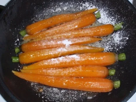 Rezept: Filetstreifen in Tomatensugo mit glasierten Karotten und Basmatireis Bild Nr. 13 Filetstreifen in Tomatensugo mit glasierten Karotten und Basmatireis - Rezept - Bild Nr. 13