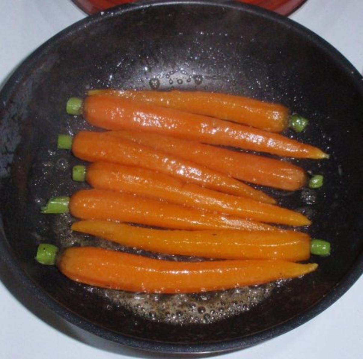 Filetstreifen in Tomatensugo mit glasierten Karotten und Basmatireis - Rezept - Bild Nr. 14