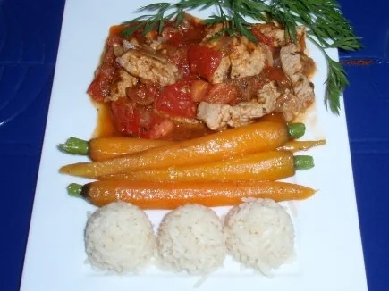 Rezept: Filetstreifen in Tomatensugo mit glasierten Karotten und Basmatireis Bild Nr. 17 Filetstreifen in Tomatensugo mit glasierten Karotten und Basmatireis - Rezept - Bild Nr. 17