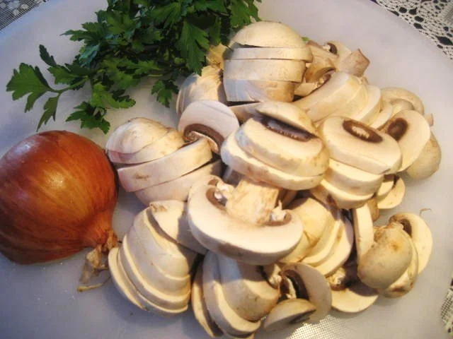 Rezept: Hähnchenbrust in Pilzrahm-Soße ... Bild Nr. 3 Hähnchenbrust in Pilzrahm-Soße ... - Rezept - Bild Nr. 3