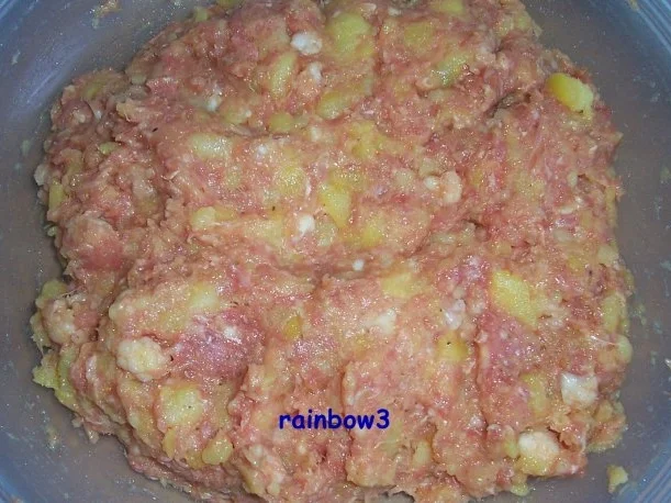 Kochen: Kartoffel-Hackfleisch-Bälle mit Überraschung plus Tomatensauce - Rezept - Bild Nr. 3