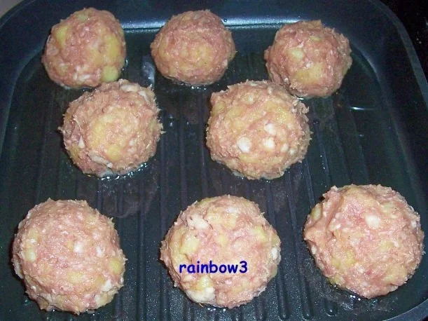 Kochen: Kartoffel-Hackfleisch-Bälle mit Überraschung plus Tomatensauce - Rezept - Bild Nr. 5