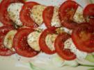 Salat: Mozzarella-Tomaten-Teller als Vorspeise oder Beilage - Rezept