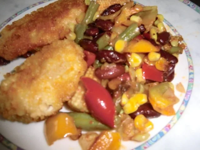 Hähnchenschnitzelchen mit buntem Gemüse - Rezept