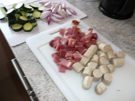 Grillen: Wurstspieße mit gebackenem Kohlrabi und Kräuterkartoffeln - Rezept - Bild Nr. 2