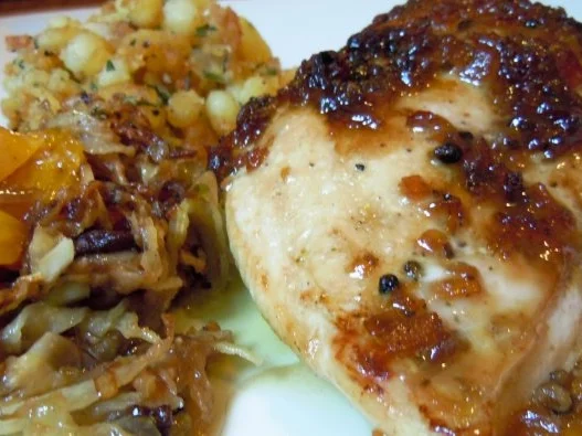 Pfeffrig-fruchtige Hähnchenbrust, gebratener Fenchel und Rosmarin-Kartoffelwürfel - Rezept