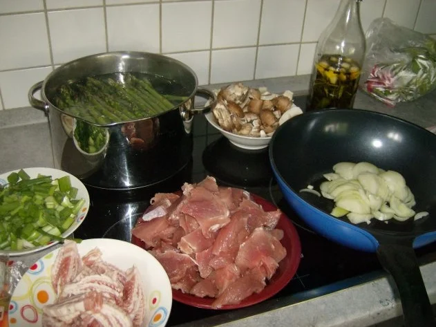 Rezept: Schweinefilet und grüner Spargel im Blätterteig Bild Nr. 3 Schweinefilet und grüner Spargel im Blätterteig - Rezept - Bild Nr. 3