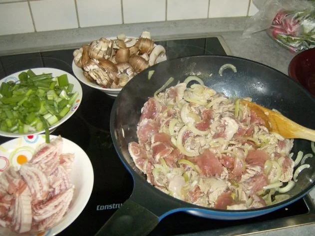 Rezept: Schweinefilet und grüner Spargel im Blätterteig Bild Nr. 5 Schweinefilet und grüner Spargel im Blätterteig - Rezept - Bild Nr. 5