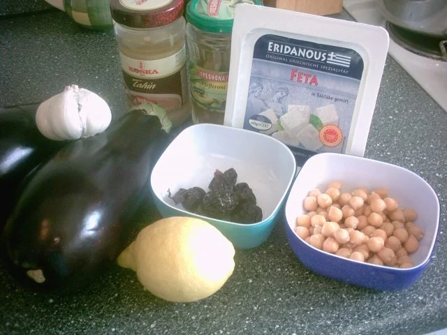 Aubergine - Feta - Datteln - und andere gute Sachen - Salat - Rezept - Bild Nr. 2