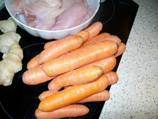 Rezept: Möhrensuppe mit Erdnüssen Bild Nr. 3 Möhrensuppe mit Erdnüssen - Rezept - Bild Nr. 3