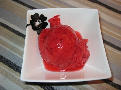 Rezept: Himbeer - Soja Sorbet, Himbeereis, fettarm, kalorienarm Himbeer - Soja Sorbet, Himbeereis, fettarm, kalorienarm - Rezept