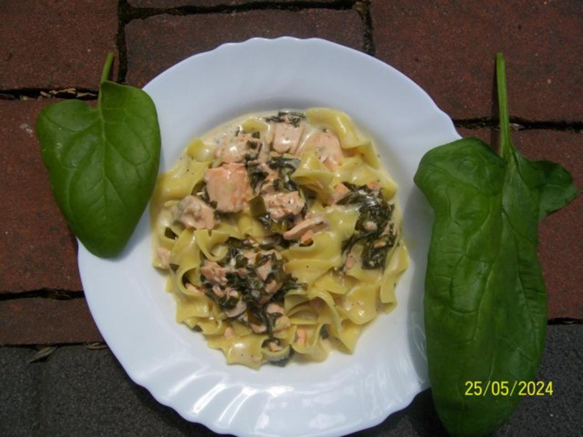 Bilder für Pasta mit Lachs und Spinat - Rezept