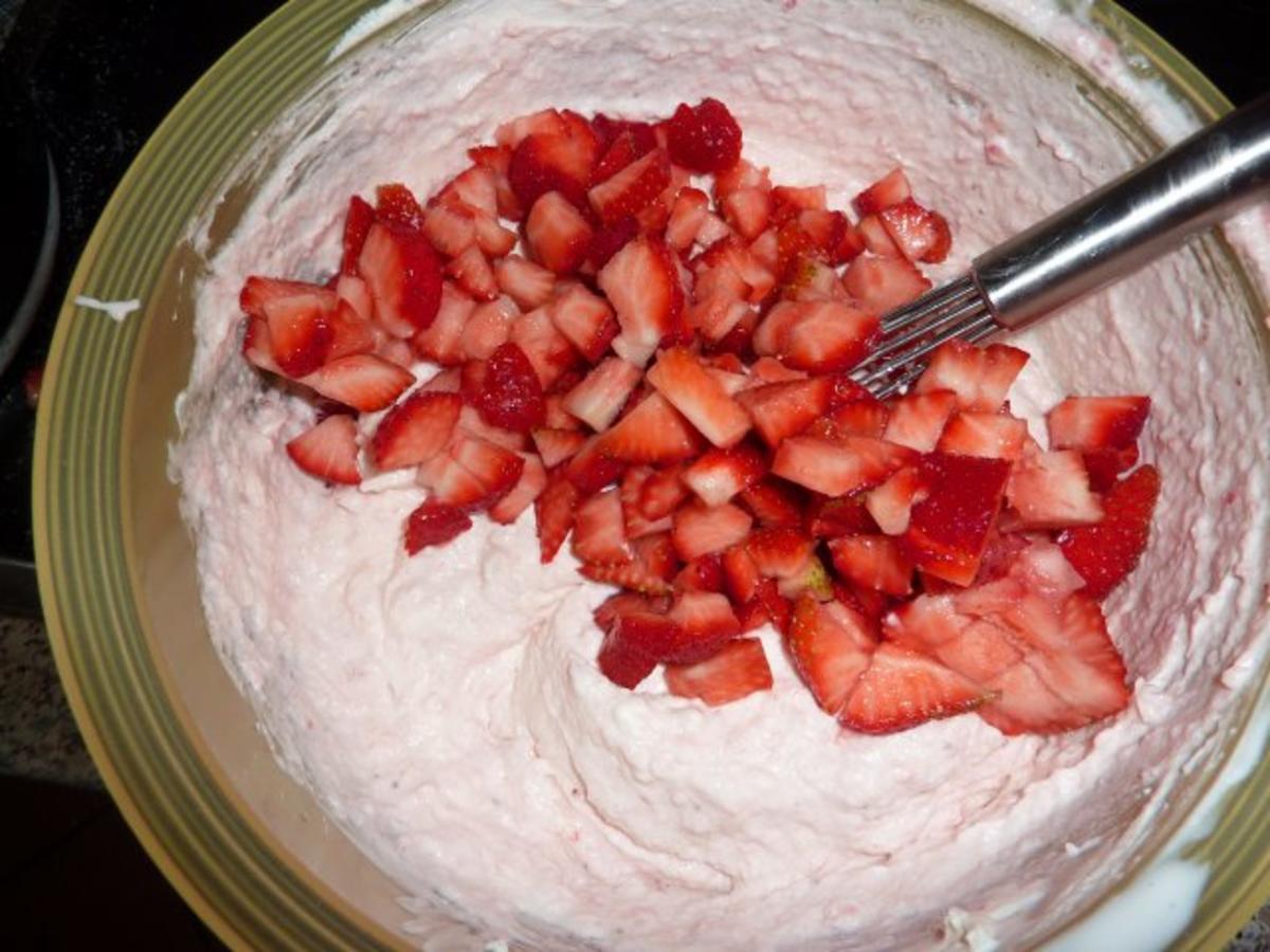 Torten: Erdbeer-Charlotte - Rezept - Bild Nr. 6