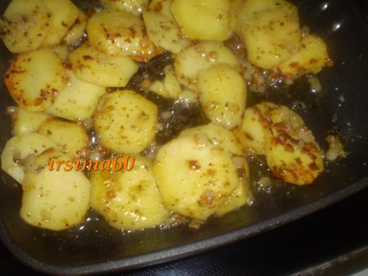 Schmorkartoffeln mit Ei und Gurkensalat - Rezept - Bild Nr. 5