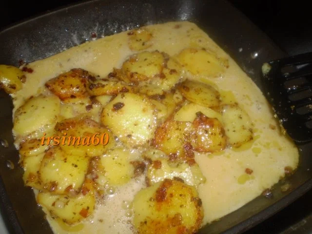 Schmorkartoffeln mit Ei und Gurkensalat - Rezept - Bild Nr. 6