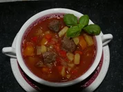 Gulaschsuppe  " Julischkas- Verführung" - Rezept