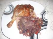 Entenkeulen auf rot-weiß-Kraut im Römertopf - Rezept
