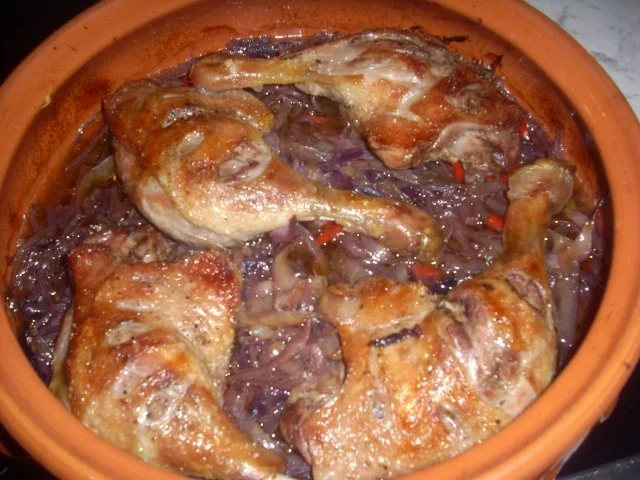Entenkeulen auf rot-weiß-Kraut im Römertopf - Rezept - Bild Nr. 7