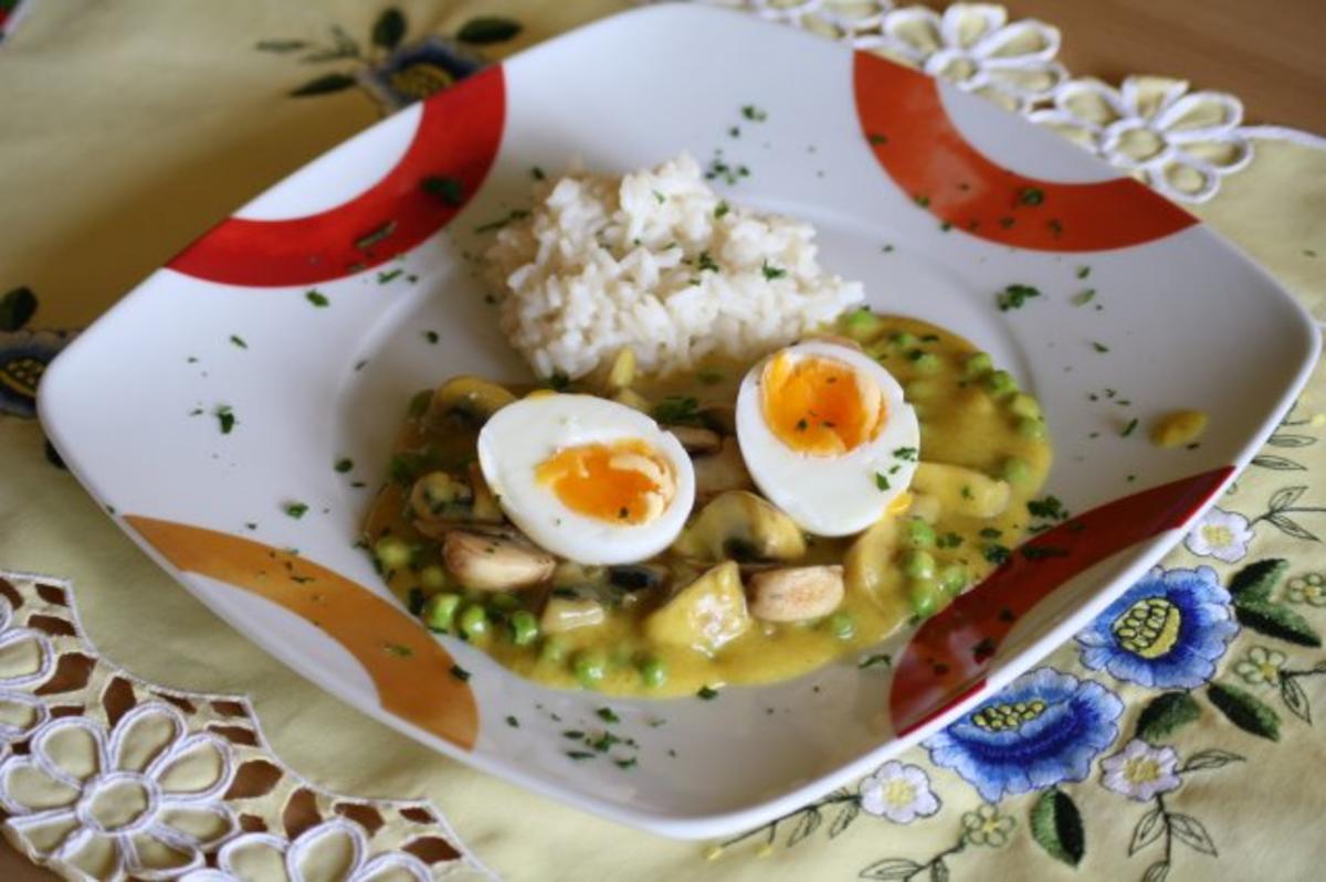 Pilz-Erbsen-Curry mit Eiern - Rezept