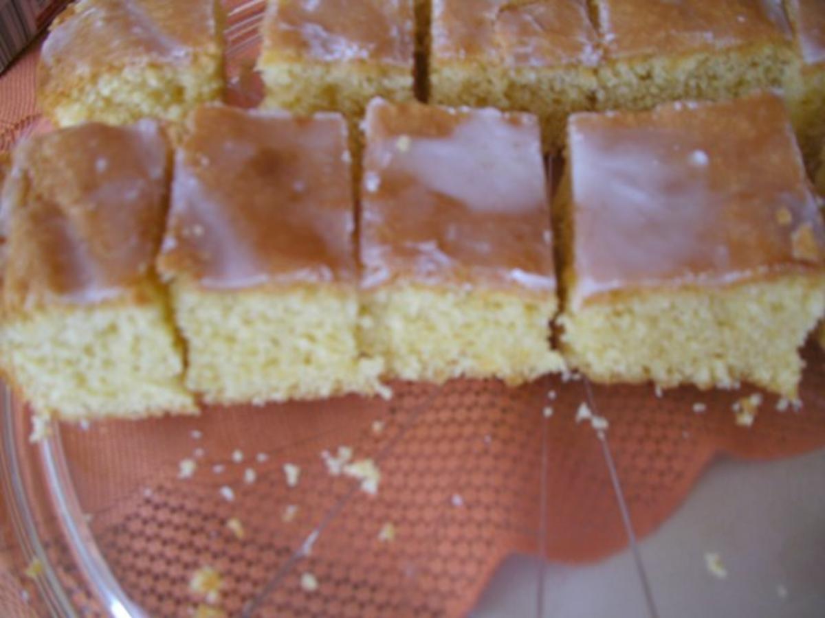 Zitronenkuchen vom Blech - Rezept mit Bild - kochbar.de