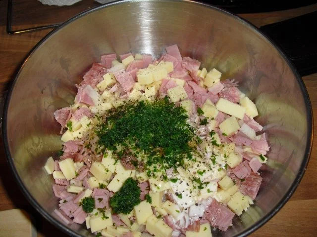 Rezept: Schinken-Käse-Hörnchen Bild Nr. 3 Schinken-Käse-Hörnchen - Rezept - Bild Nr. 3