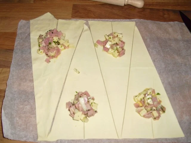 Rezept: Schinken-Käse-Hörnchen Bild Nr. 5 Schinken-Käse-Hörnchen - Rezept - Bild Nr. 5