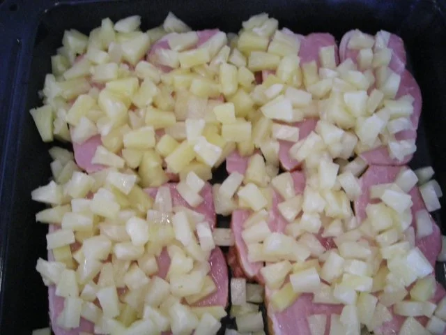 Kassler versteckt sich unter Röstis und Ananas - Rezept - Bild Nr. 3