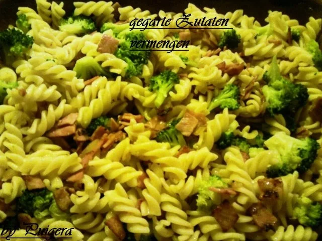 Gebackene Nudeln auf Tomatensosse - Rezept - Bild Nr. 4