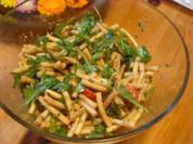 Mediterraner Nudelsalat: - Rezept
