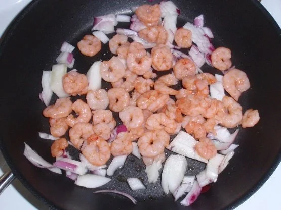 Garnelen-Gemüse-Pfanne mit Bandnudeln - Rezept - Bild Nr. 2