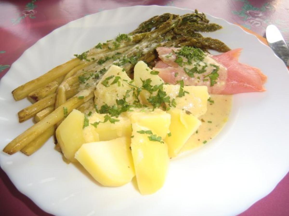 Grüner Spargel mit Lachs und Kartöffelchen an einer Senf-Meerrettich-Sauce - Rezept - Bild Nr. 6