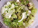 Eisbergsalat mit Apfel - Rezept