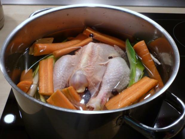 Hühnerragout vom Suppenhuhn mit Kartoffelpüree - Rezept - kochbar.de