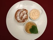 Pfitzauf mit Hagebuttensahne - Rezept