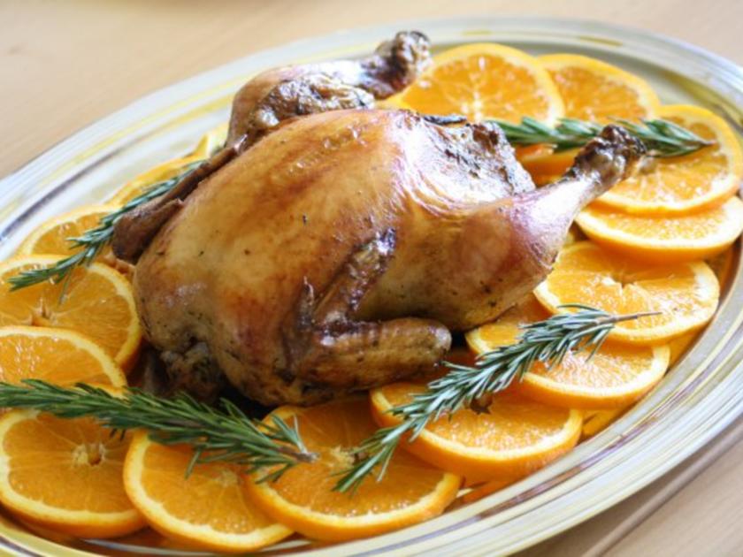 Gefülltes Hähnchen mit Orangen und Kräutern - Rezept - kochbar.de