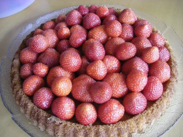 Tortenboden gelingt immer....... mit Erdbeeren oder Kirschen - Rezept - Bild Nr. 4