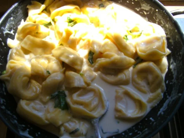 Rezept: Tortellini .. mit Lachs..Kochschinken Bild Nr. 6 Tortellini .. mit Lachs..Kochschinken - Rezept - Bild Nr. 6