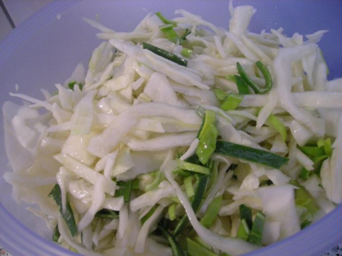 Krautsalat mit heißer Marinade - Rezept
