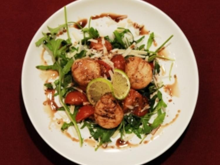 Sautierte Jakobsmuscheln auf Rucola Quick Nick René Hiepen - schnell ...
