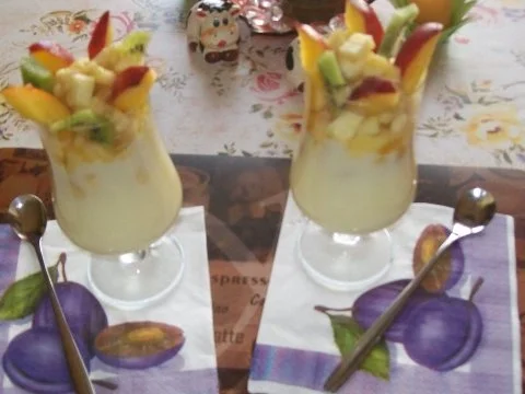 Apfel- Bananen- Salat mit Vanille-Pudding - Rezept