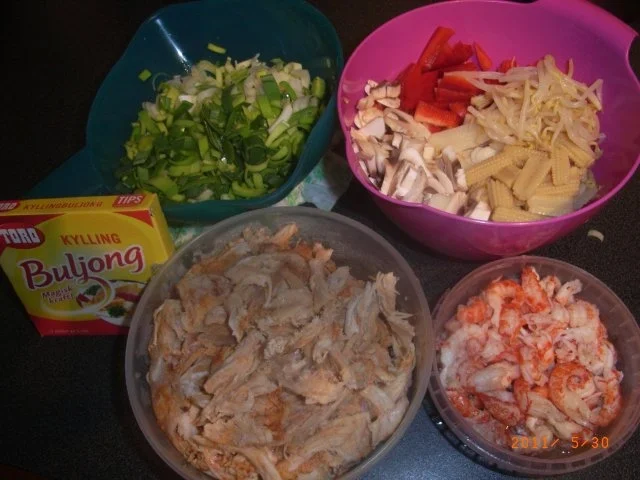 Rezept: BiNe` S ASIATISCHE HUEHNER - KRABBENSUPPE Bild Nr. 2 BiNe` S ASIATISCHE HUEHNER - KRABBENSUPPE - Rezept - Bild Nr. 2