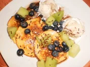 Ricottaküchlein mit Heidelbeer-Melonensalat - Rezept