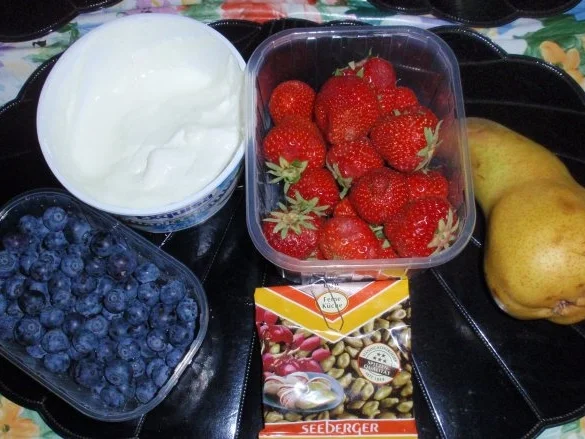 Heidelbeerquark auf Erdbeerfeld - Rezept - Bild Nr. 2